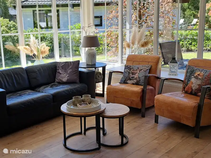 Chalet ensoleillé à côté d'un magnifique bassin ornemental | Pays-Bas, Gueldre, Kootwijk - Chalet Chalet ensoleillé à côté d'un magnifique bassin ornemental | Pays-Bas, Gueldre, Kootwijk - Chalet