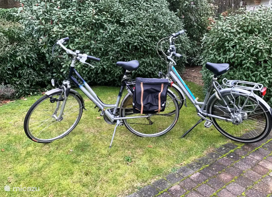 In de schuur staan twee fietsen, hier kunt u zonder meerkosten gebruik van maken