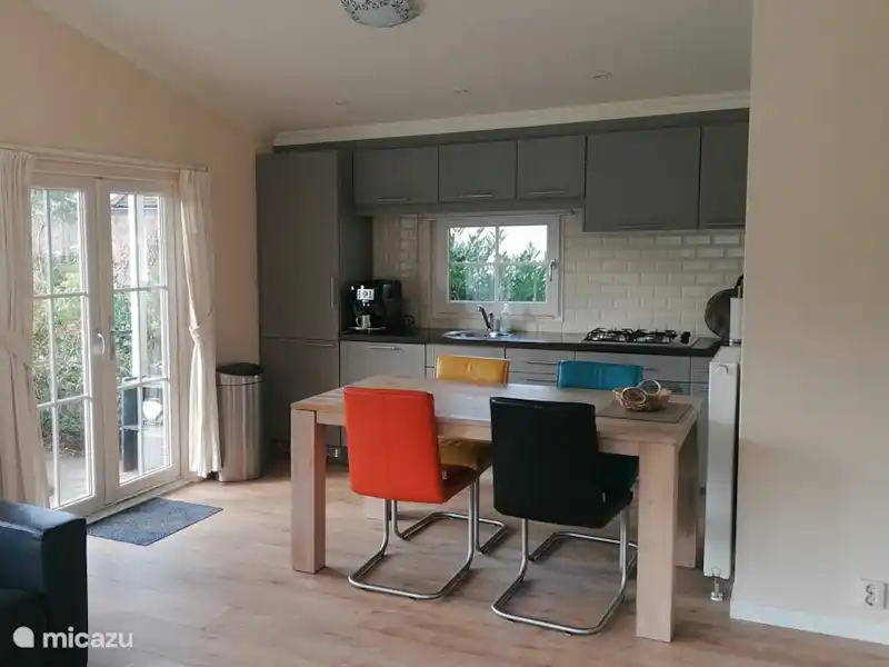 Chalet ensoleillé à côté d'un magnifique bassin ornemental | Pays-Bas, Gueldre, Kootwijk - Chalet Chalet ensoleillé à côté d'un magnifique bassin ornemental | Pays-Bas, Gueldre, Kootwijk - Chalet