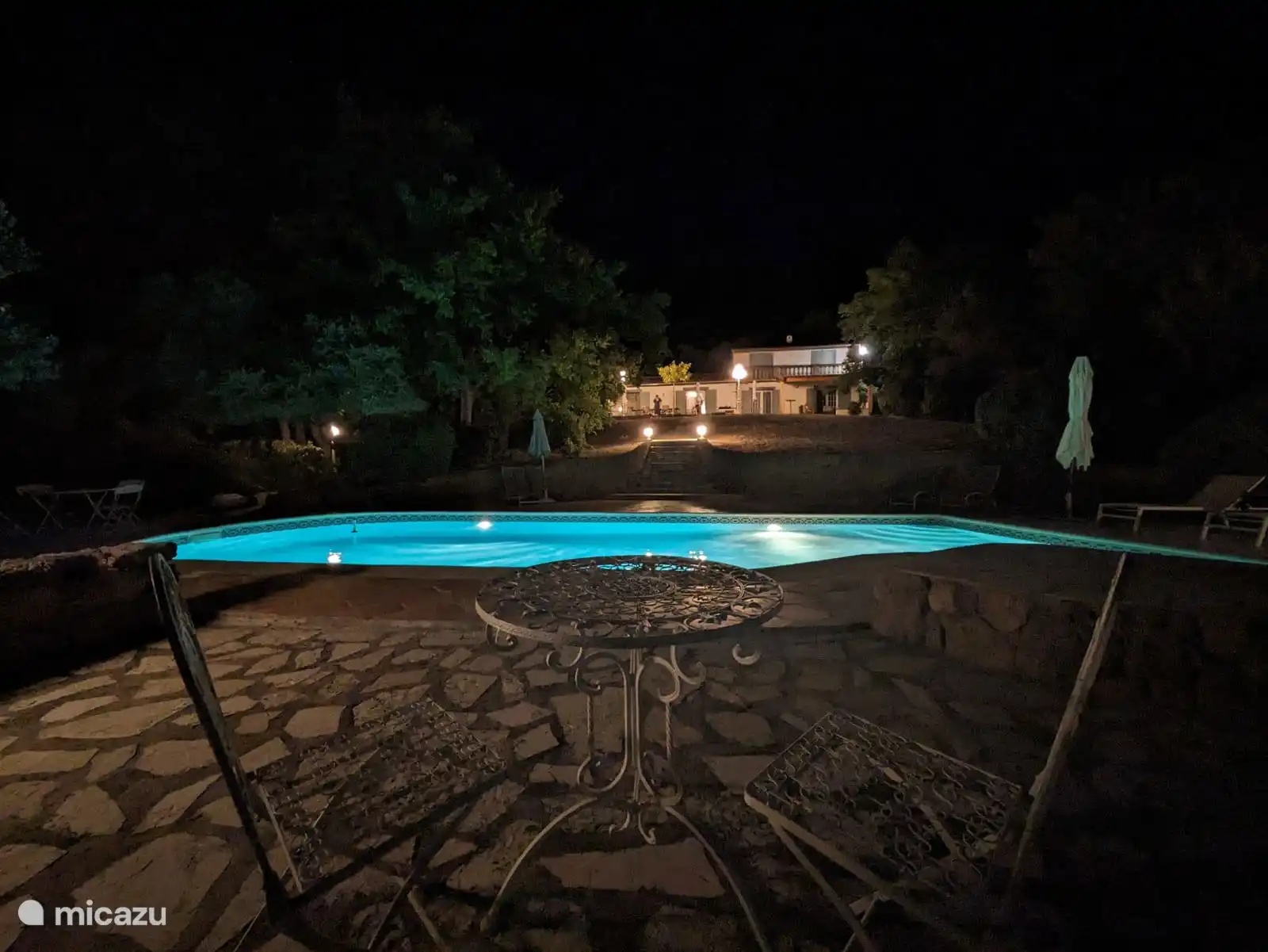 Oder unter den Sternen schwimmen
