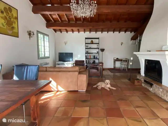 Solange, la maison qui vous enchante. | France, Var, La Motte - villa Vous aurez accès à Netflix, à une console de jeux, à des livres, à des jeux et à des informations sur la région. Vous pouvez utiliser n’importe quoi. Bien sûr, nous le laisserons bien rangé pour nos prochains invités. Il y a le WIFI dans et autour de la maison.