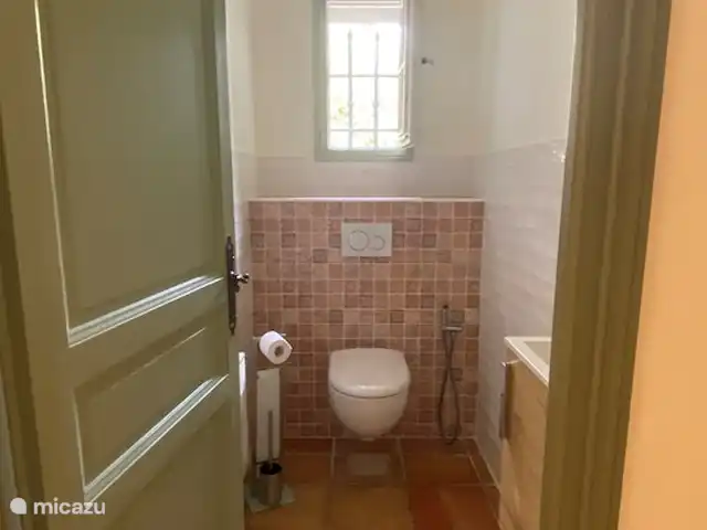 Solange, la maison qui vous enchante. | France, Var, La Motte - villa WC séparé, avec douche.