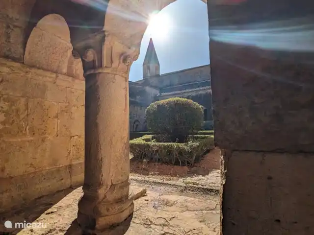 Solange, la maison qui vous enchante. | France, Var, La Motte - villa Visitez l'une des villes authentiques ou la célèbre abbaye du Thoronet.