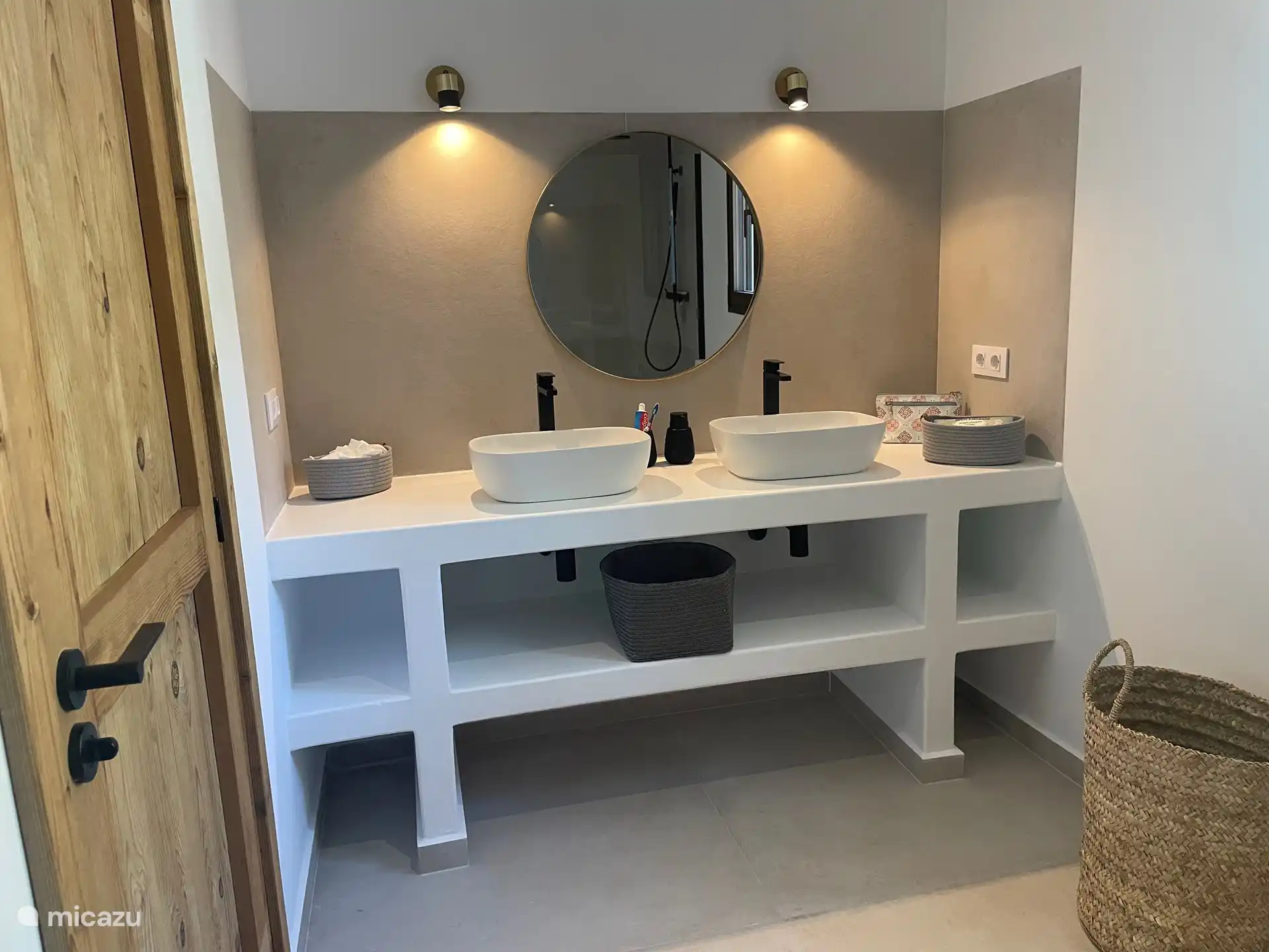 Großes Badezimmer im Obergeschoss