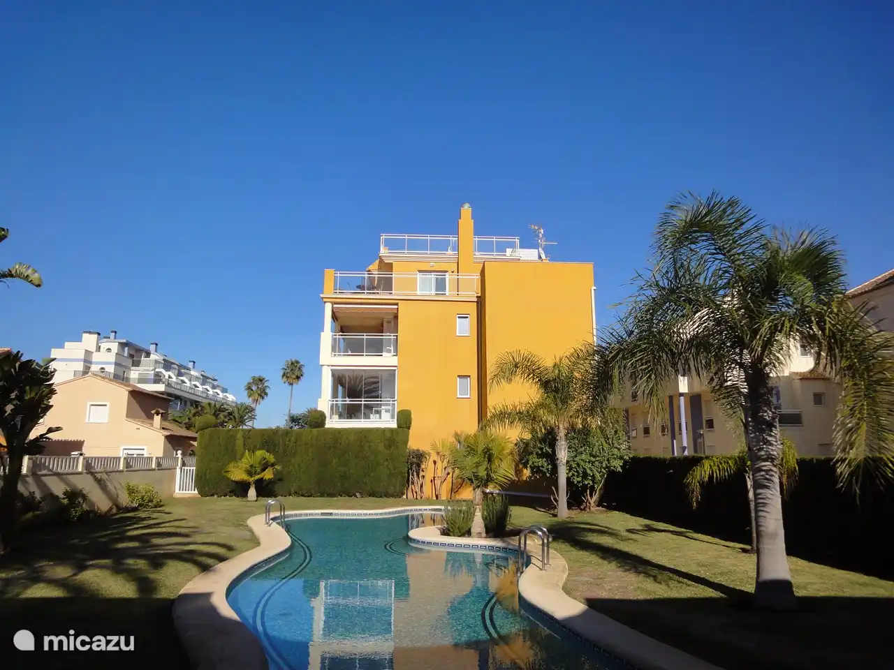 Ático en esquina Los Carmenes en España, Costa Blanca, Dénia - apartamento