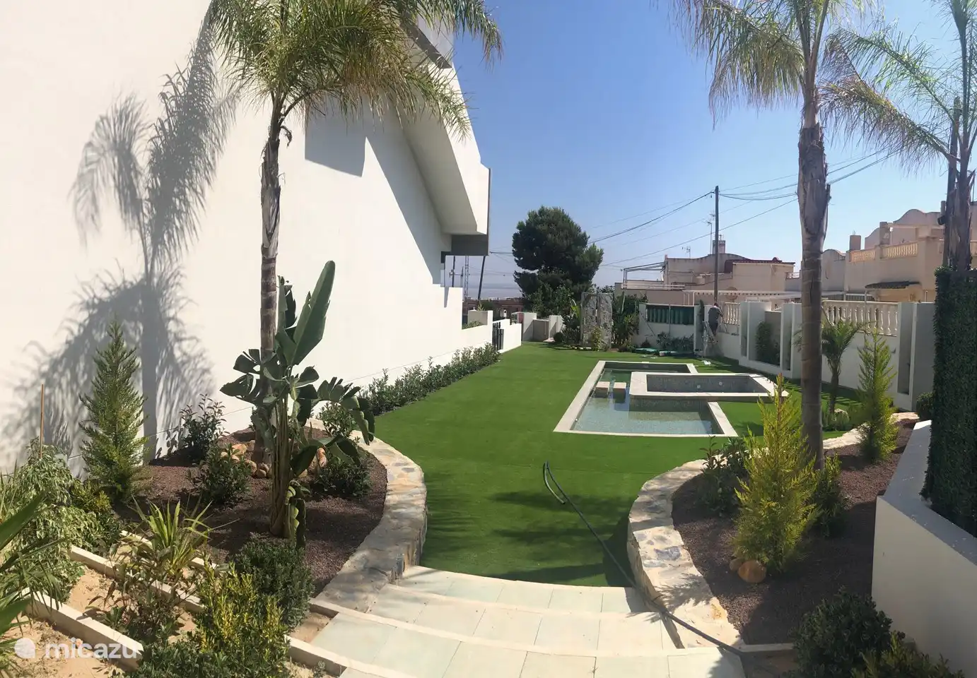 Verwarmde jacuzzi naast ons huis