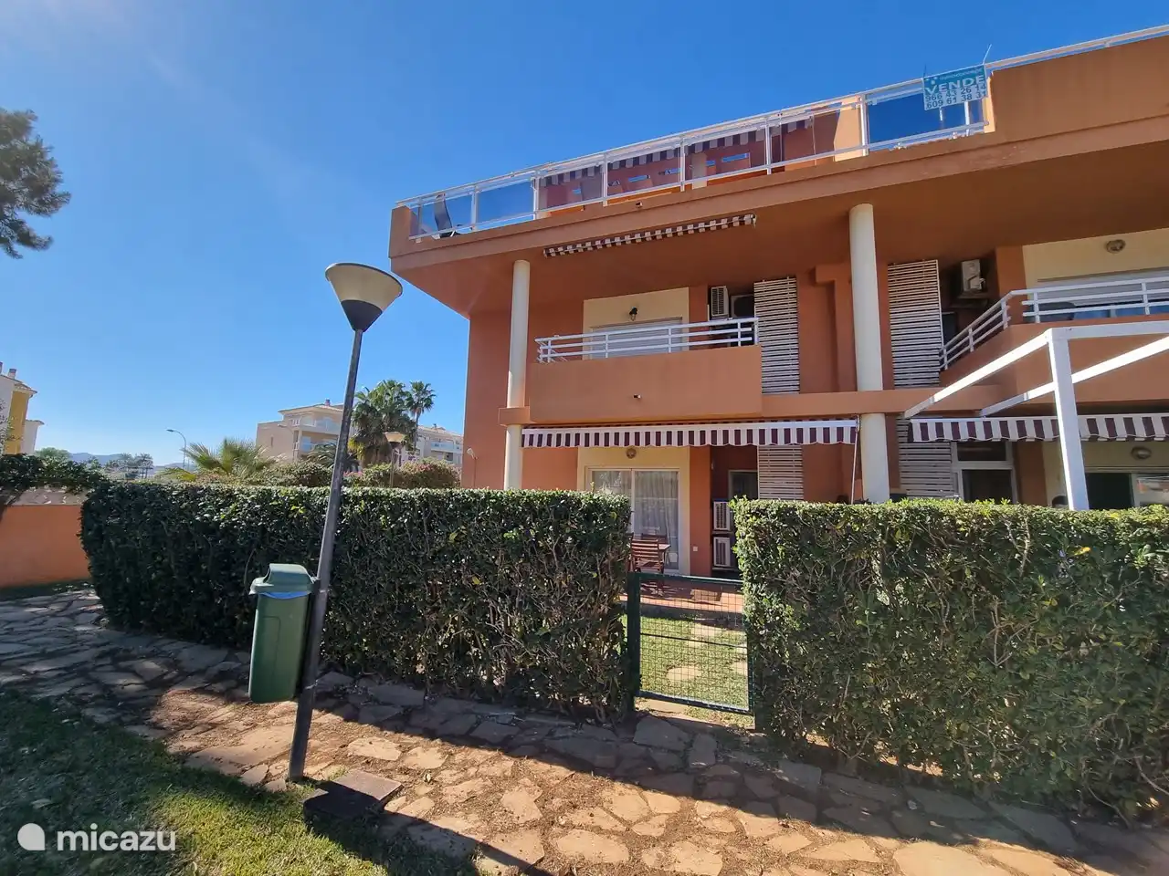 Eckwohnung im Erdgeschoss mit Garten