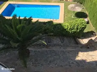 Passerelle vers la piscine