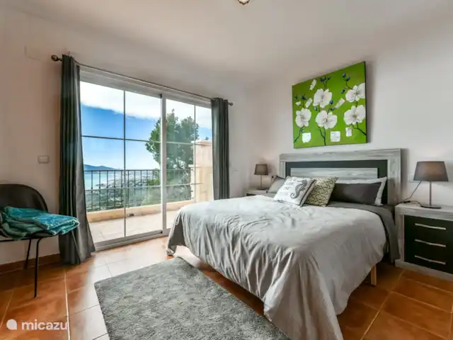 villa en España, Costa Blanca, Altea la Vieja – CASA SANDRA dormitorio principal con balcón