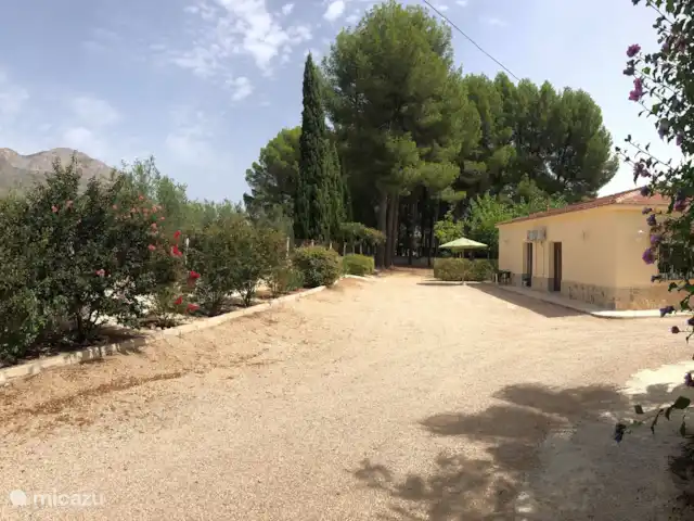 Location de Vacances Espagne, Costa Blanca, Gaianes, chambres d'hôtes -  Spa de Regina Terrasse devant votre chambre d'hôtes avec vue sur les montagnes