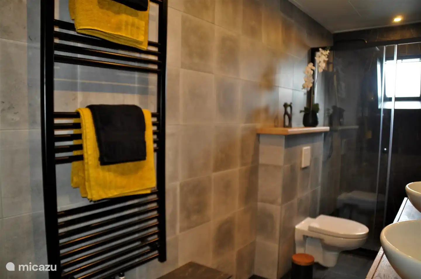 Badezimmer im ersten Stock