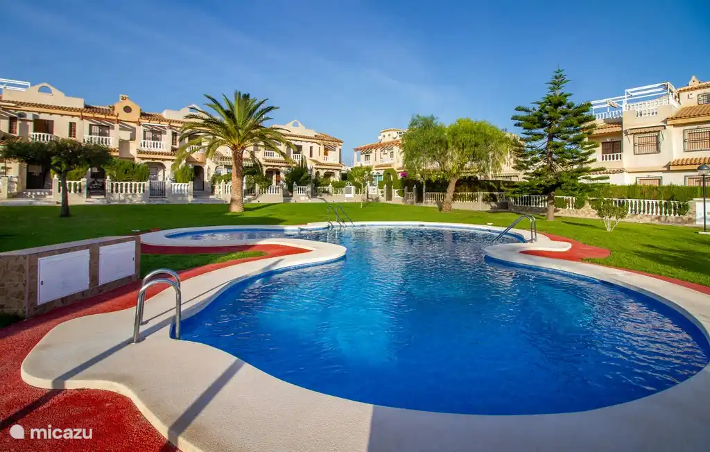 This meadow is always green and very well maintained, please respect the rules of use.