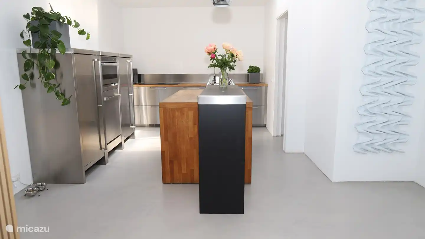 Küche mit Arbeitsinsel