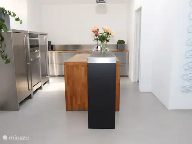 Centre des monuments nationaux Harlingen | Pays-Bas, Frise, Harlingen - maison de ville cuisine avec îlot de travail