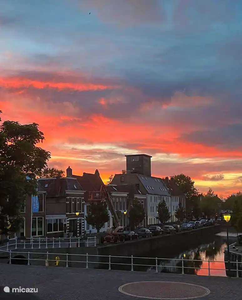 Blick vom Schlafzimmer auf einen wunderschönen Sonnenuntergang