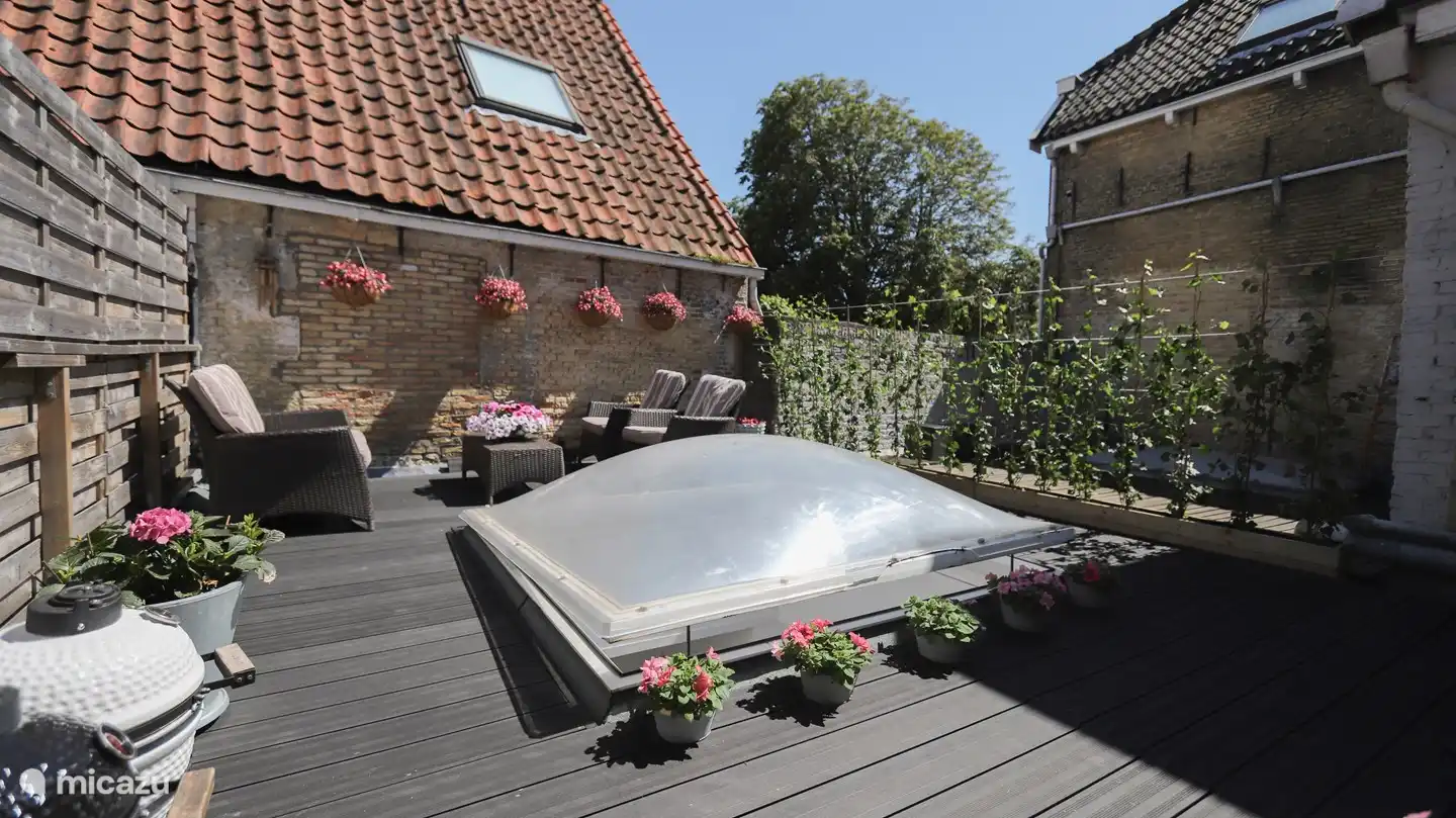 Dachterrasse mit Lounge-Set