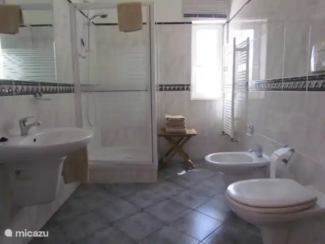 MAISON NANA | Portugal, Algarve, Pêra - villa Chambre 2 - Salle de bain attenante (1er étage)