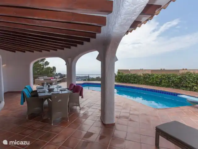 LOLA | Espagne, Costa Blanca, Altea la Vieja - villa Ett table à l'extérieur