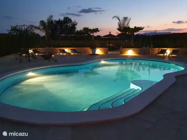 Casa El Toro Rojo | Espagne, Costa Dorada, L'Ametlla de Mar - maison de vacances La piscine (10x5 mètres) pour se rafraîchir en été, en journée ou en soirée, se rafraîchir dans la piscine illuminée.
