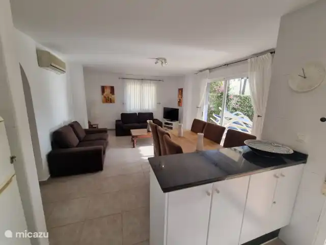 Jardines de Denia 3, rez-de-chaussée 19 | Espagne, Costa Blanca, Dénia - appartement Le salon et la cuisine ouverte