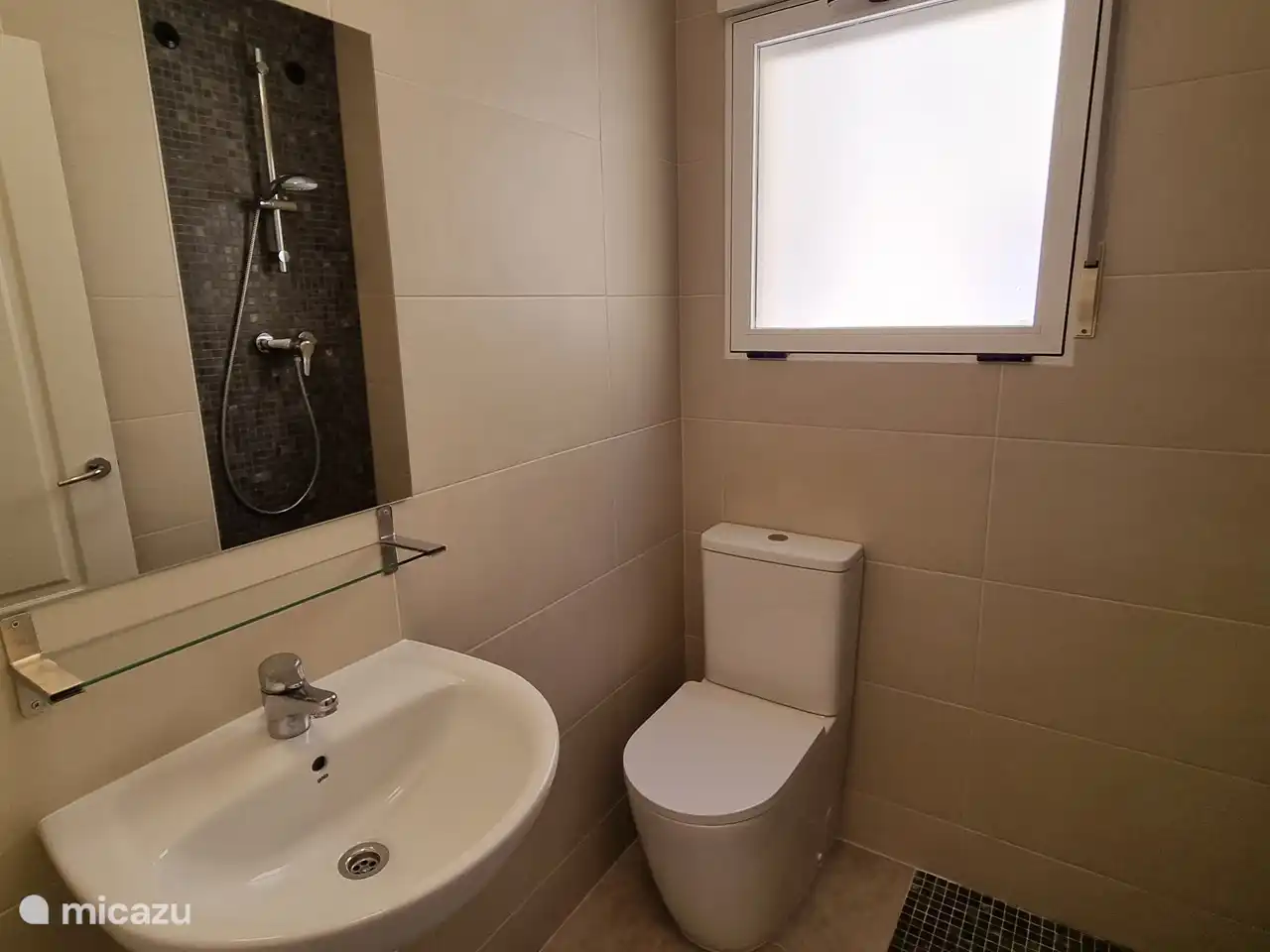 Kleines Badezimmer, neu renoviert