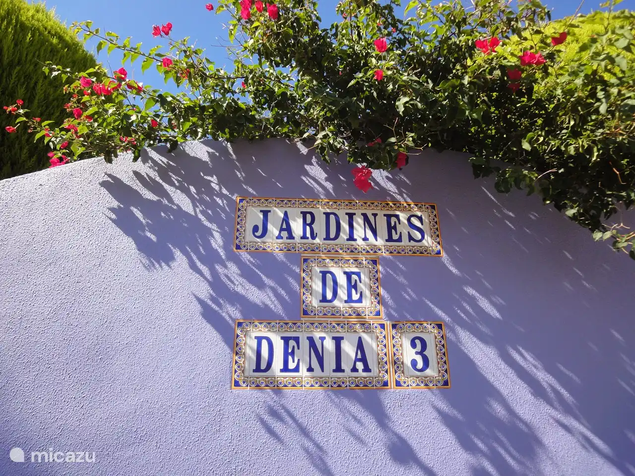 Eingang zum Apartmentkomplex