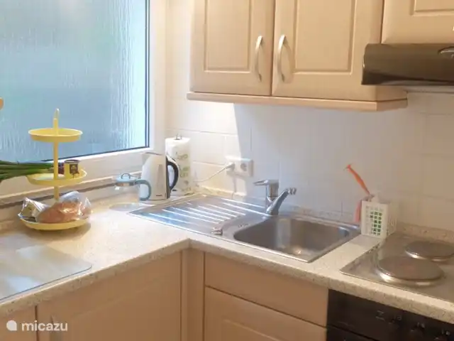 Location de Vacances Allemagne, Sauerland, Husen - Lichtenau, bungalow - Chalet Dalzicht Cuisine séparée en communication ouverte avec le séjour