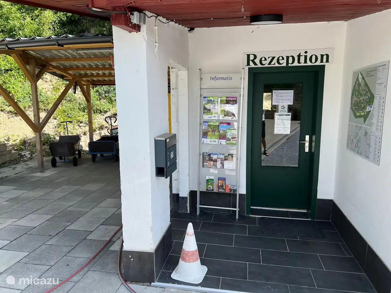 Bolder-Wagen transportieren Ihr Gepäck