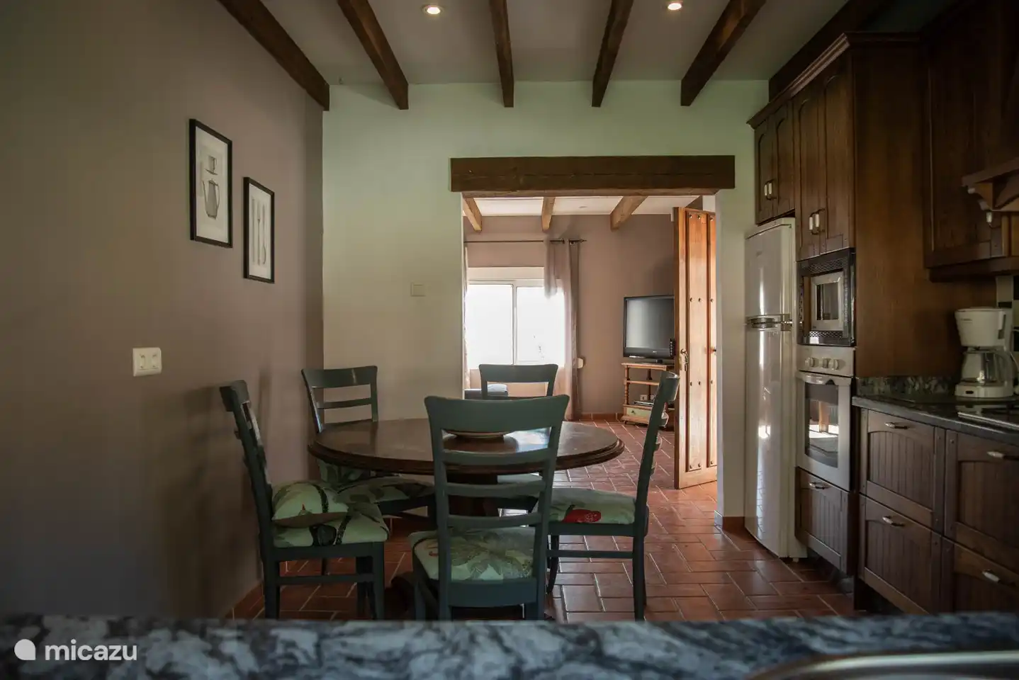 Die voll ausgestattete Küche