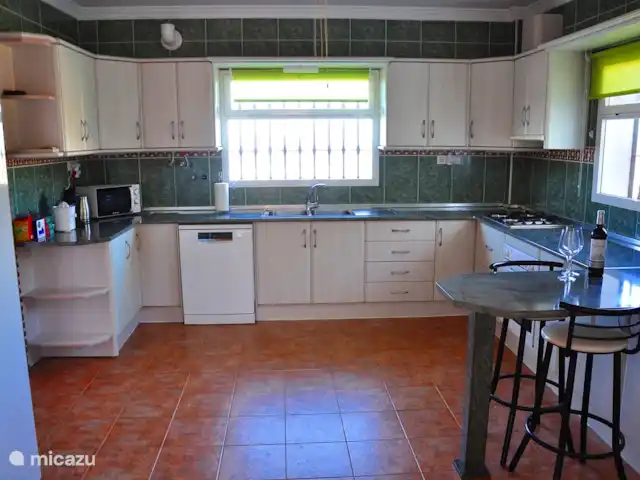 Villa Clara spacieuse plage de luxe à 10 min | Espagne, Andalousie, Arenas - villa Cuisine spacieuse complète
