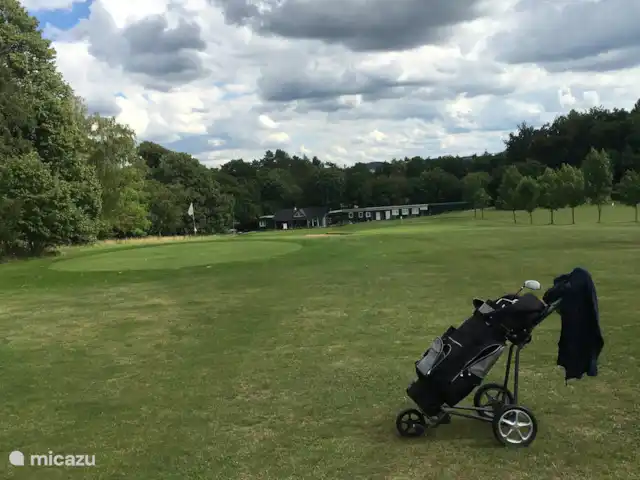 Huisje Mees huren in Duitsland, Sauerland, Husen - Lichtenau - bungalow Eén van de vele golfbanen in de omgeving.