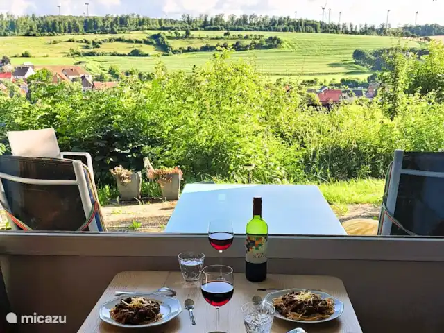 Huisje Mees huren in Duitsland, Sauerland, Husen - Lichtenau - bungalow Uitzicht op het dal vanuit de eethoek