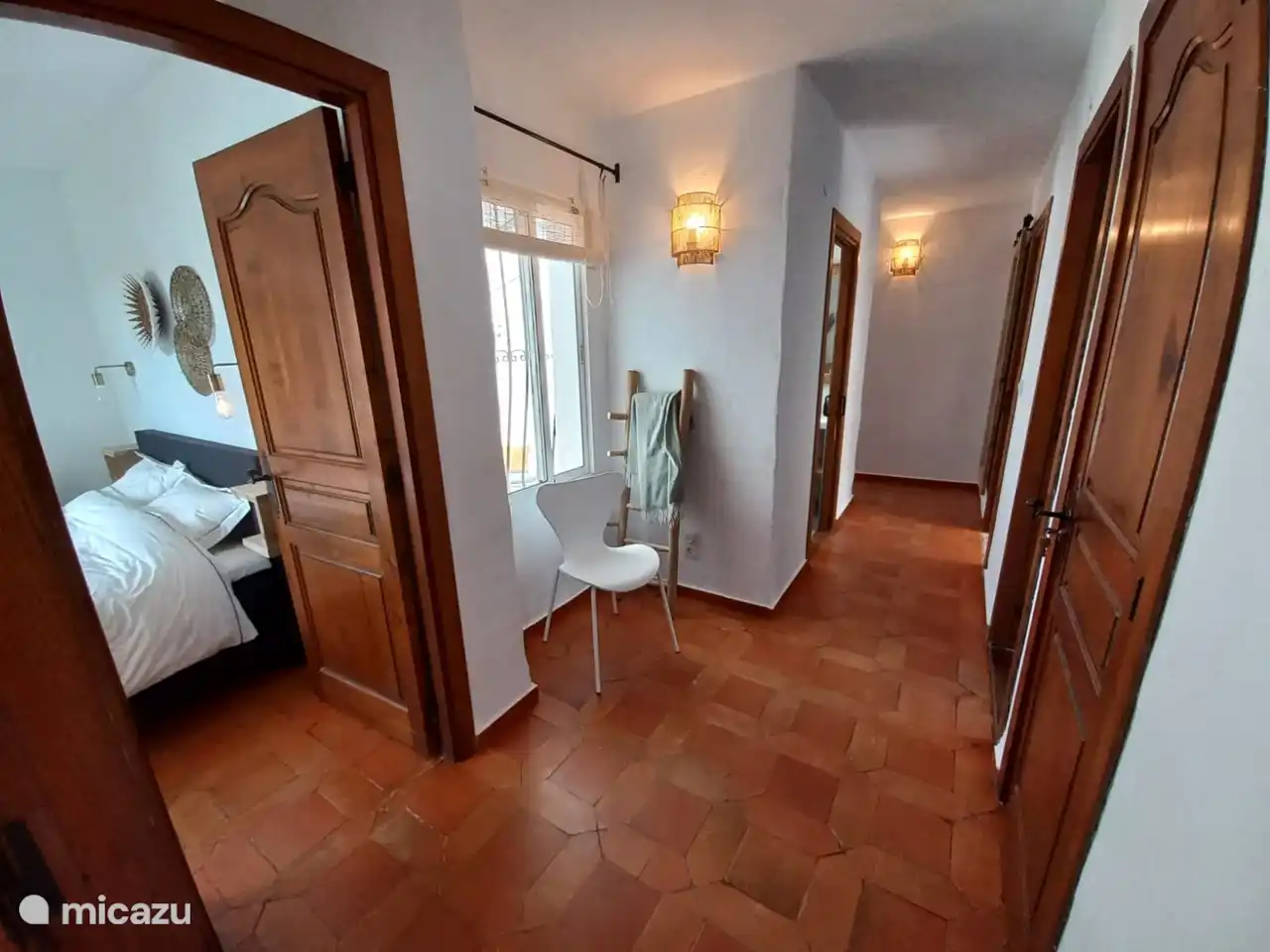 Le couloir avec des tuiles espagnoles originales