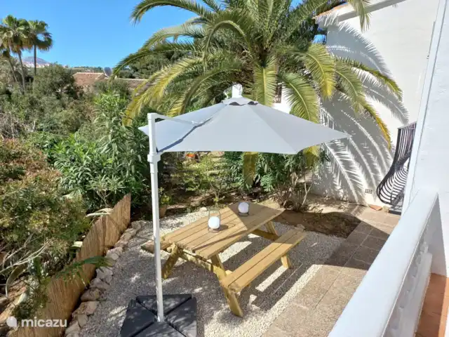 villa estrella de mar en España, Costa Blanca, Moraira - villa Con, por supuesto, una gran sombrilla para refrescarse.