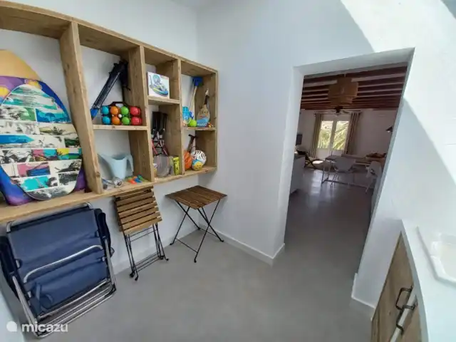 villa estrella de mar en España, Costa Blanca, Moraira - villa Con un armario especial para todas las golosinas. Desde una raqueta de tenis hasta un balón de fútbol y una moto de agua hinchable