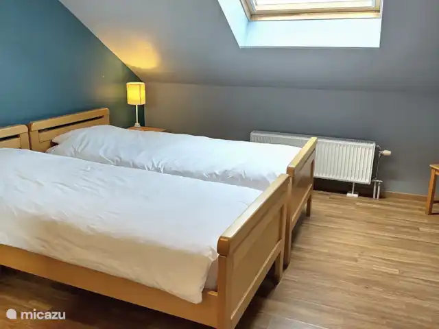 La Ferme Oubliée | Belgique, Ardennes, Paliseul - gîte / cottage La chambre 5 dispose d’un lit parapluie (120 x 60 cm)