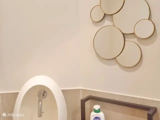 Pura Vida del Río en Países Bajos, Holanda Meridional, Oude Ade - apartamento el huevo en el baño separado