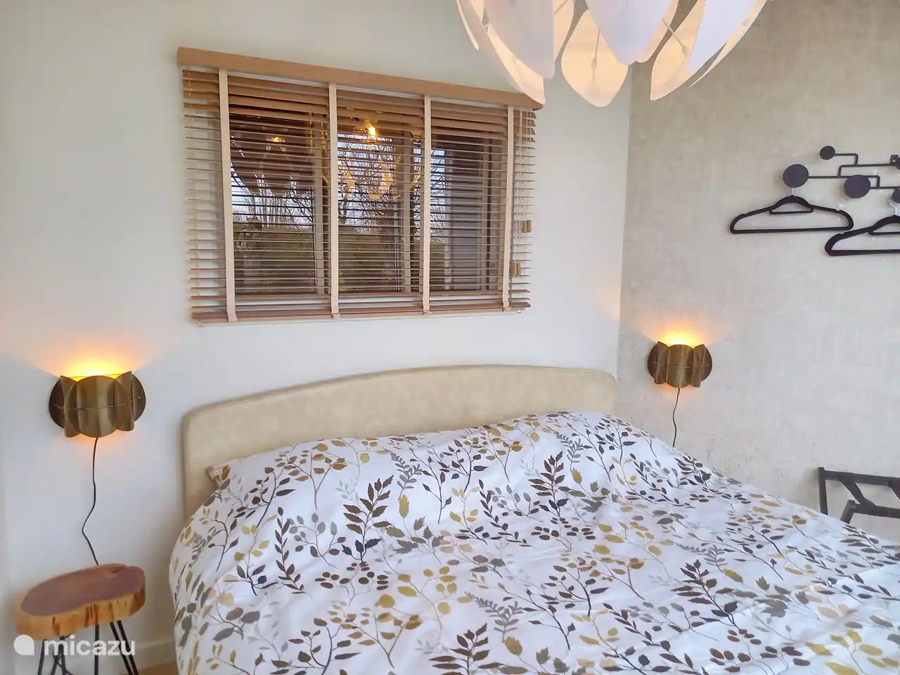 the bedroom on the water