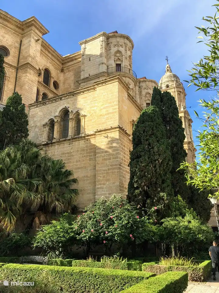 Die imposante Kathedrale.. eine der vielen Sehenswürdigkeiten von Malaga