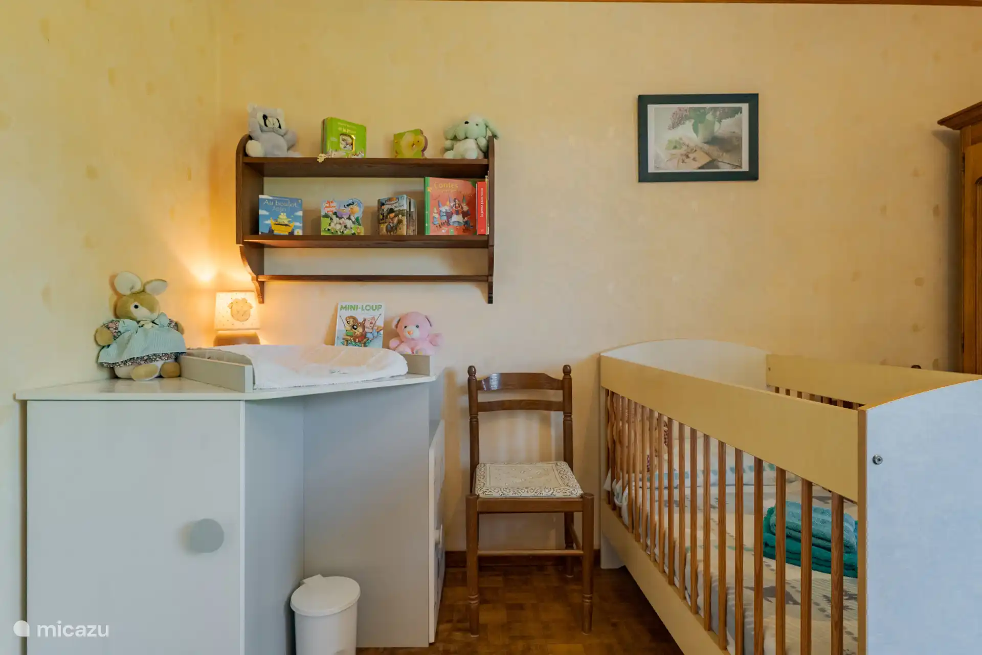 Chest of drawers and cots