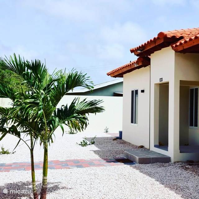 Rent Casa Noa in Santa Cruz Aruba Central. Micazu