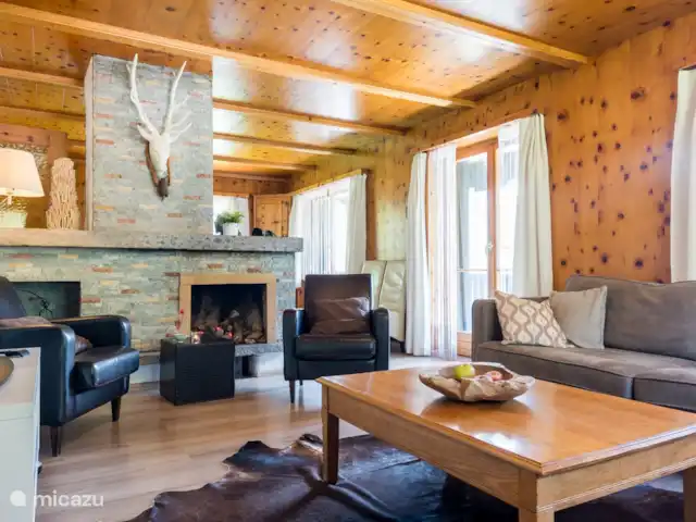 Chalet Jewel Casa Familiar en Suiza, Valais, Fieschertal - chalet Salón Tríplex