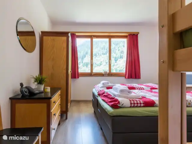 Chalet Jewel Casa Familiar en Suiza, Valais, Fieschertal - chalet dormitorio cubano