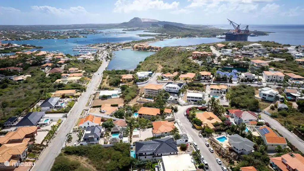 Die Wohnung ist nur wenige Gehminuten von den spanischen Gewässern entfernt