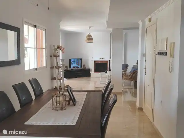 Location de Vacances Espagne, Costa del Sol, Marbella Elviria, appartement - Pino, résidence de golf Don Carlos table à manger 6 personnes