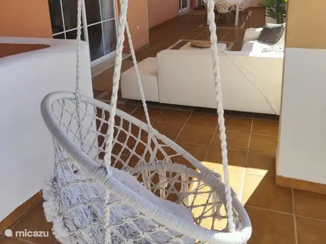 Location de Vacances Espagne, Costa del Sol, Marbella Elviria, appartement - Pino, résidence de golf Don Carlos fauteuil suspendu