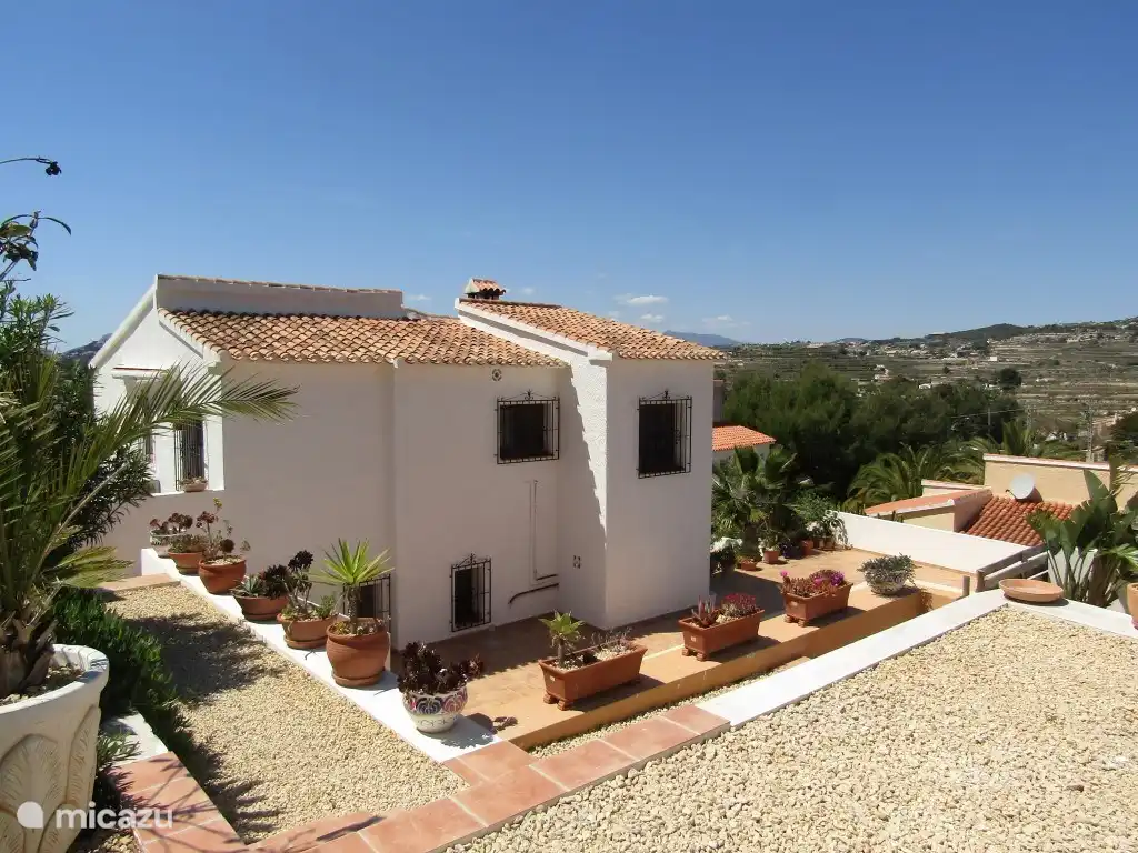 La vue de la Villa Vista Montaña depuis le parking !