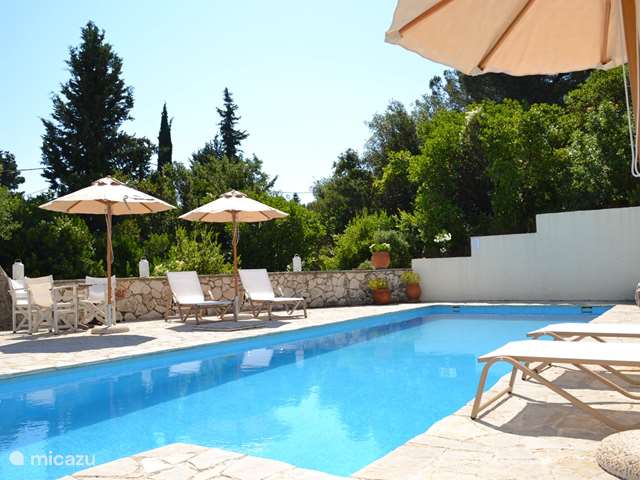 Vakantiehuis Griekenland, Lefkas, Nydri - villa Villa Noogony - met verwarmd zwembad