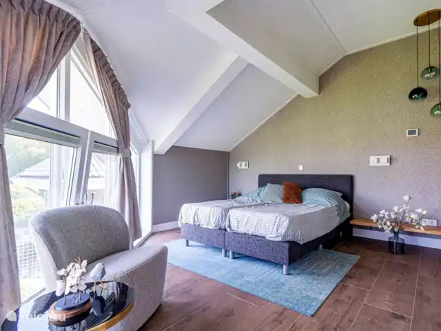 Villa sur l'eau Plas van Francke | Pays-Bas, Overijssel, Sibculo - maison de vacances Chambre principale spacieuse donnant sur le jardin