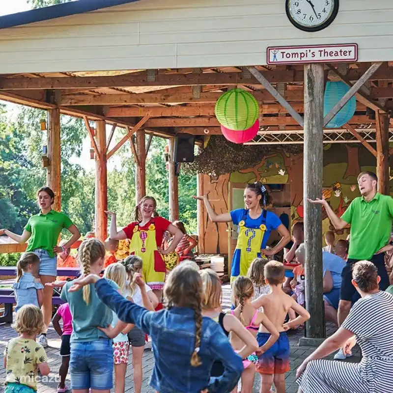 Het recreatieteam van Vakantiepark Het Lierderholt biedt in bijna elke basisschoolvakantie een uitgebreid en gevarieerd recreatieprogramma aan voor alle leeftijden, want naast de kinderen worden de volwassenen ook zeker niet vergeten!